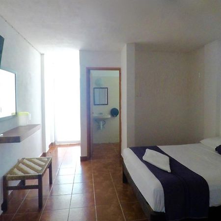 Hotel Mayflower Пуерто Ескондидо Екстериор снимка